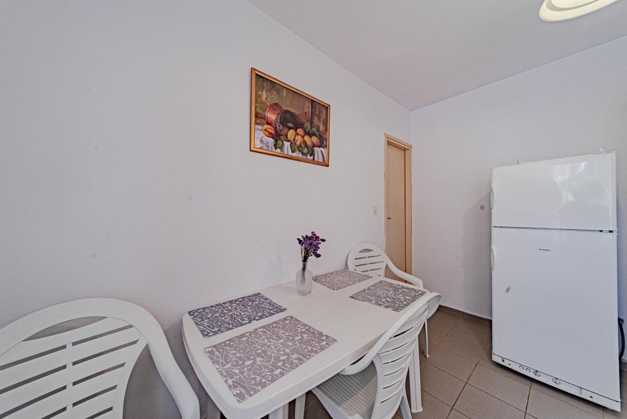 Seaside House For Families With Children Cove Rasohatica, Korcula - 4386 Lumbarda Room photo