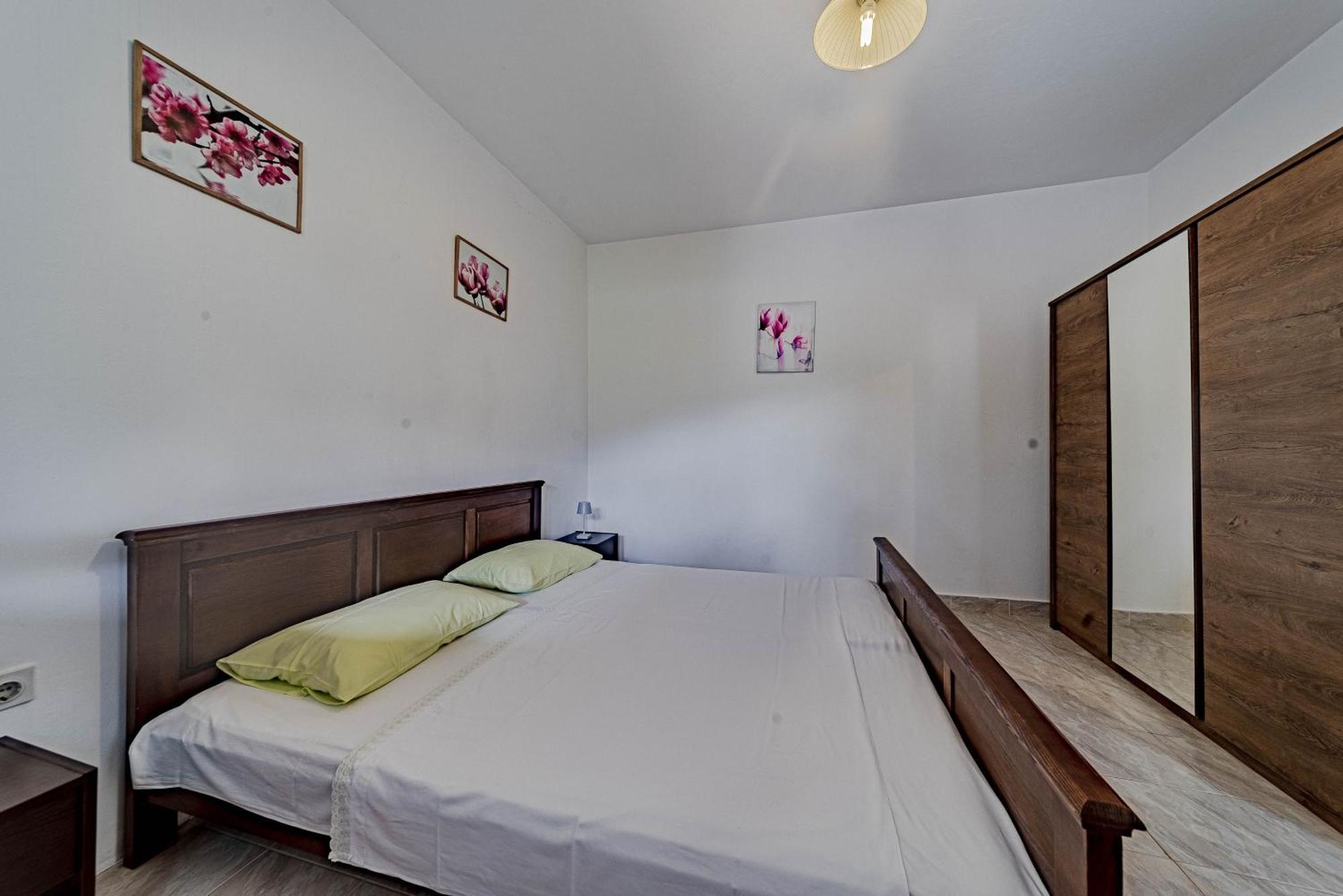 Seaside House For Families With Children Cove Rasohatica, Korcula - 4386 Lumbarda Room photo