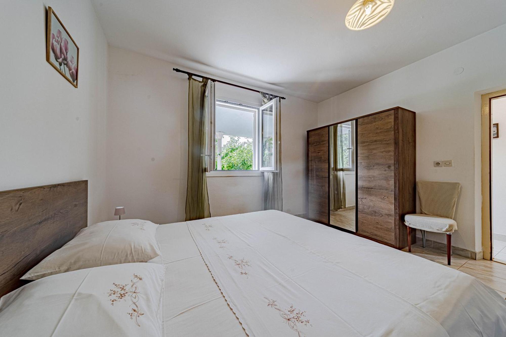Seaside House For Families With Children Cove Rasohatica, Korcula - 4386 Lumbarda Room photo
